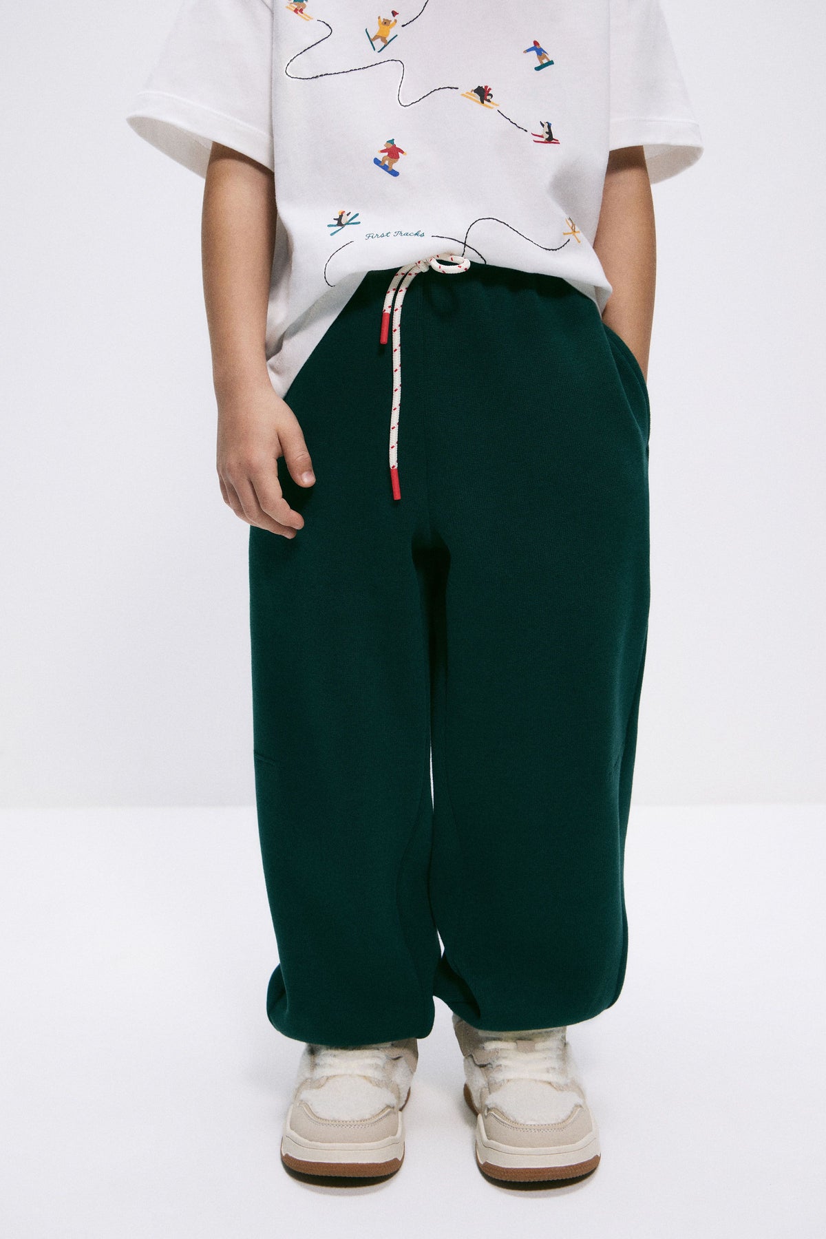 DARK GREEN