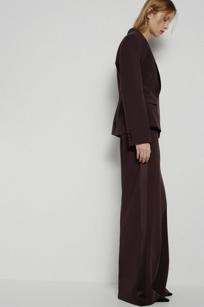 DARK BROWN