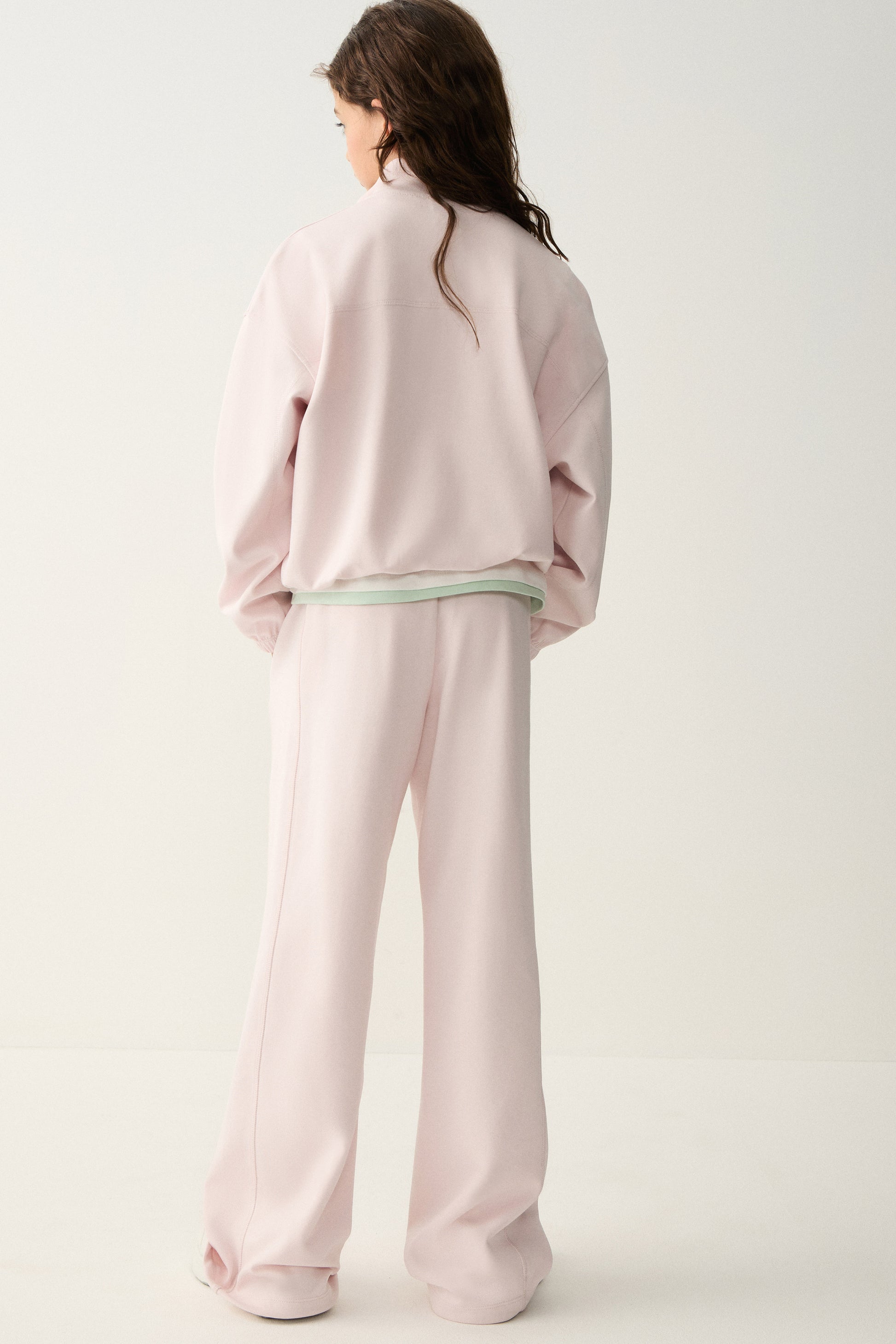 LIGHT PINK