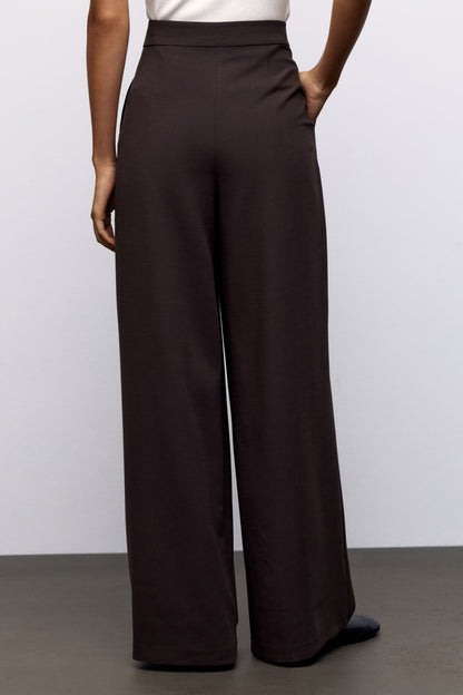DARK BROWN