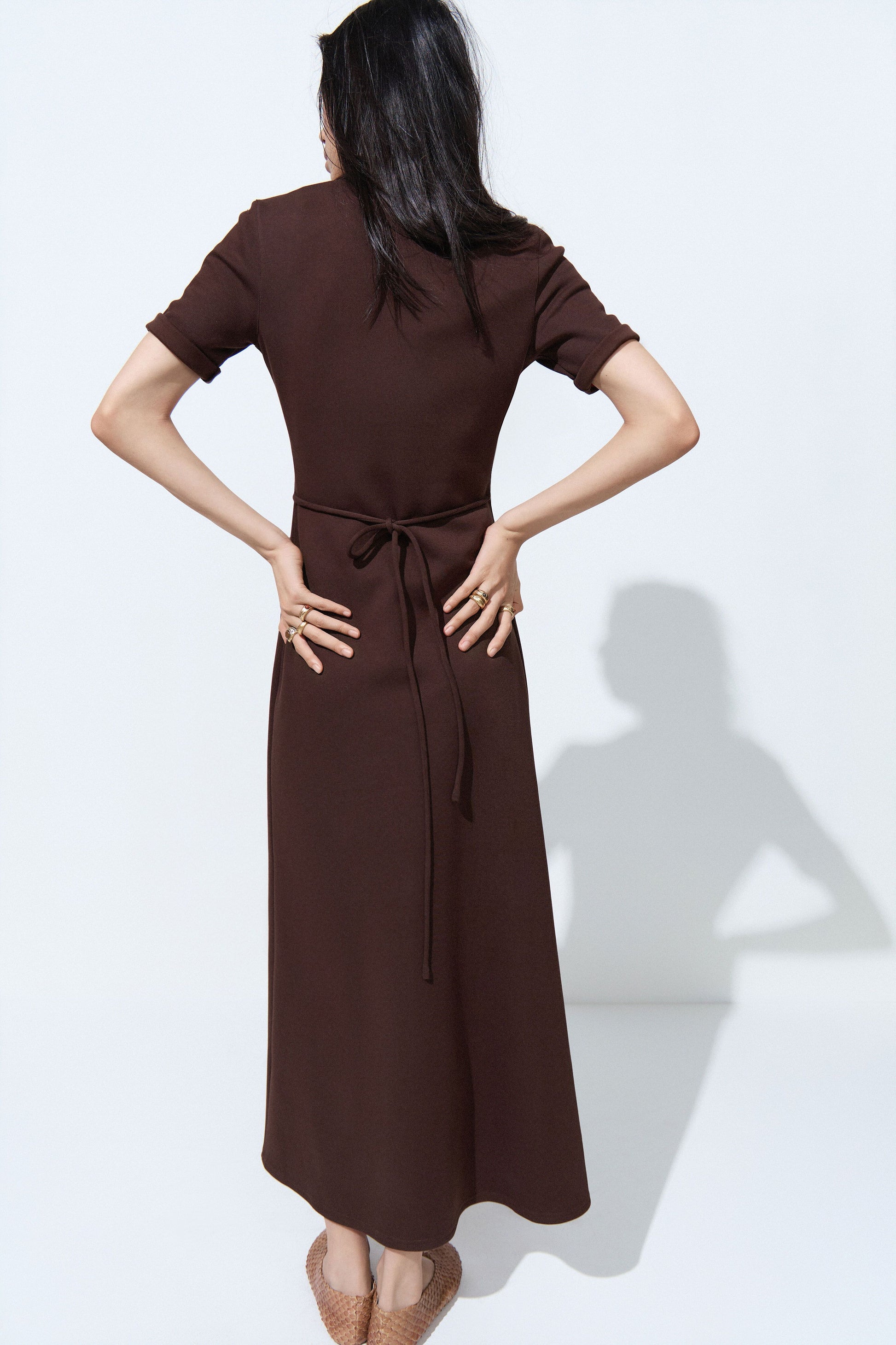 DARK BROWN