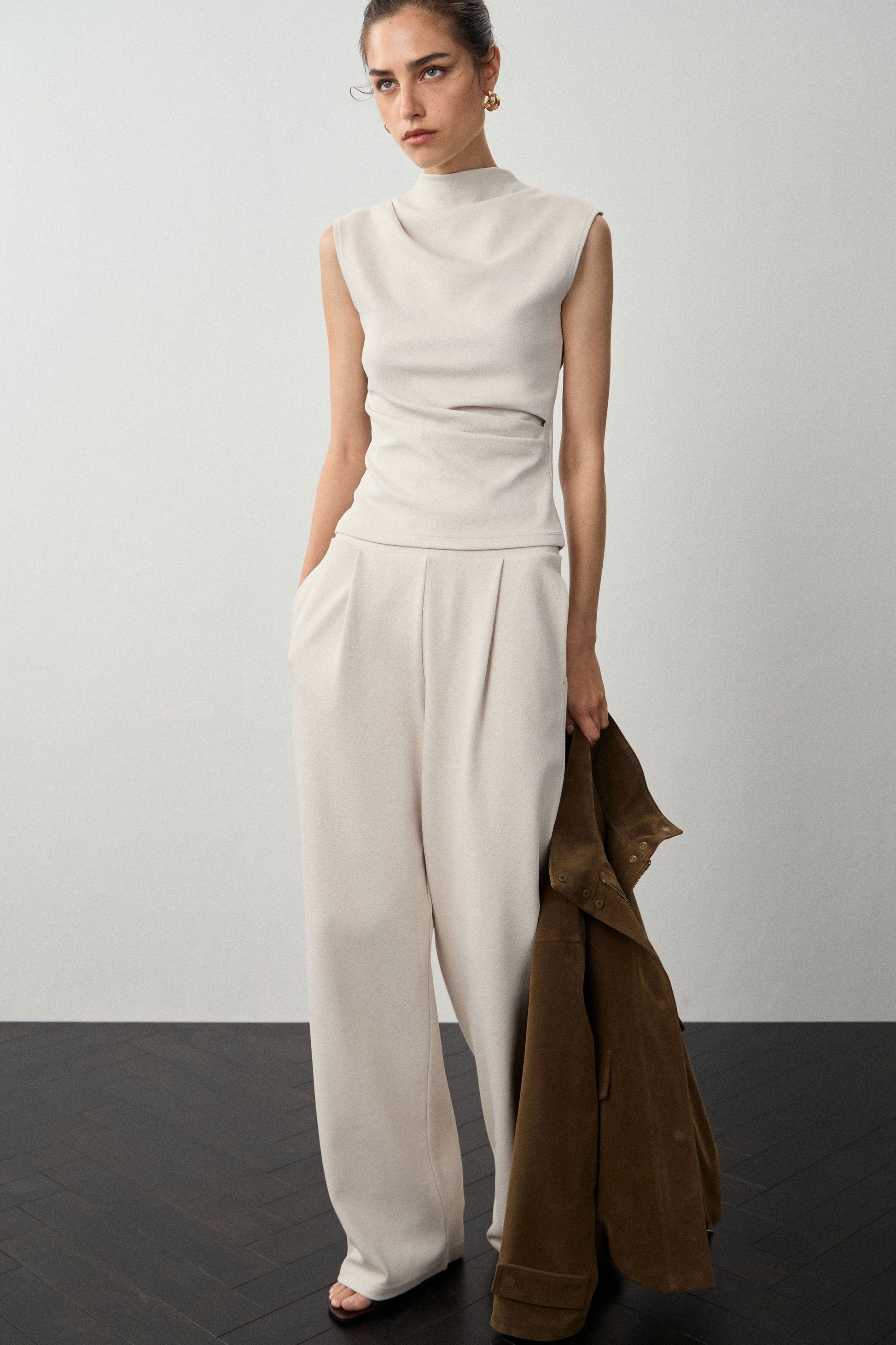 POWDER BEIGE