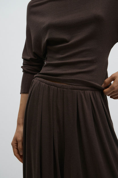 DARK BROWN