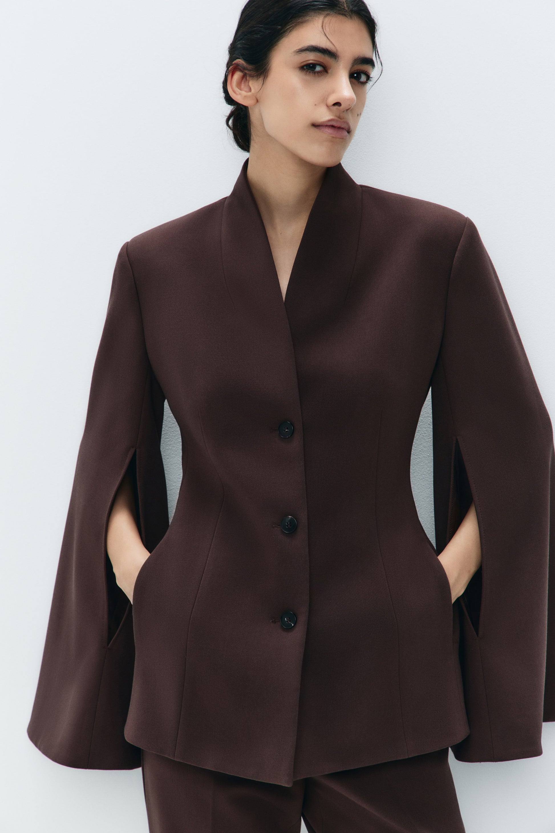 DARK BROWN