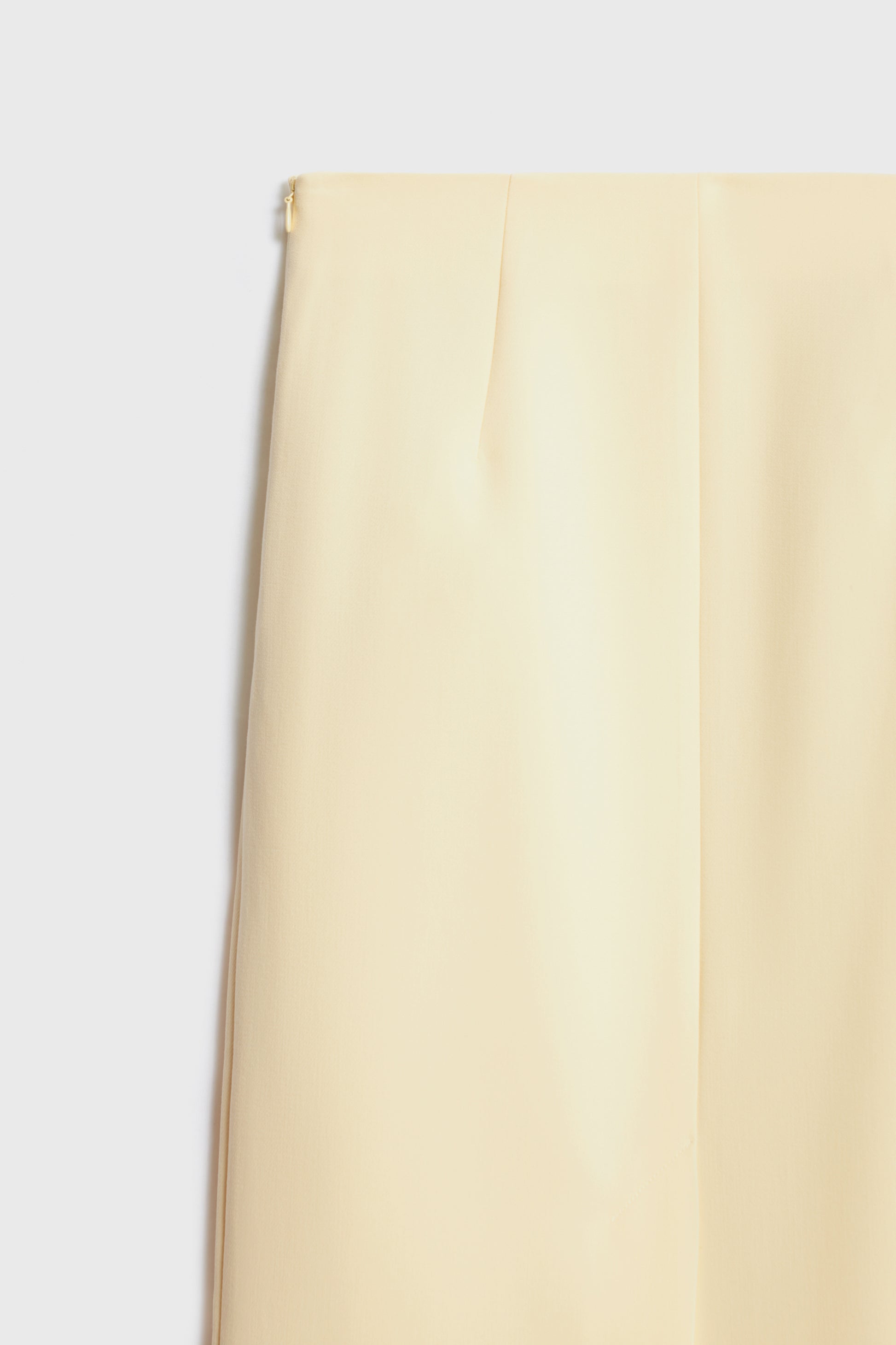 LIGHT YELLOW