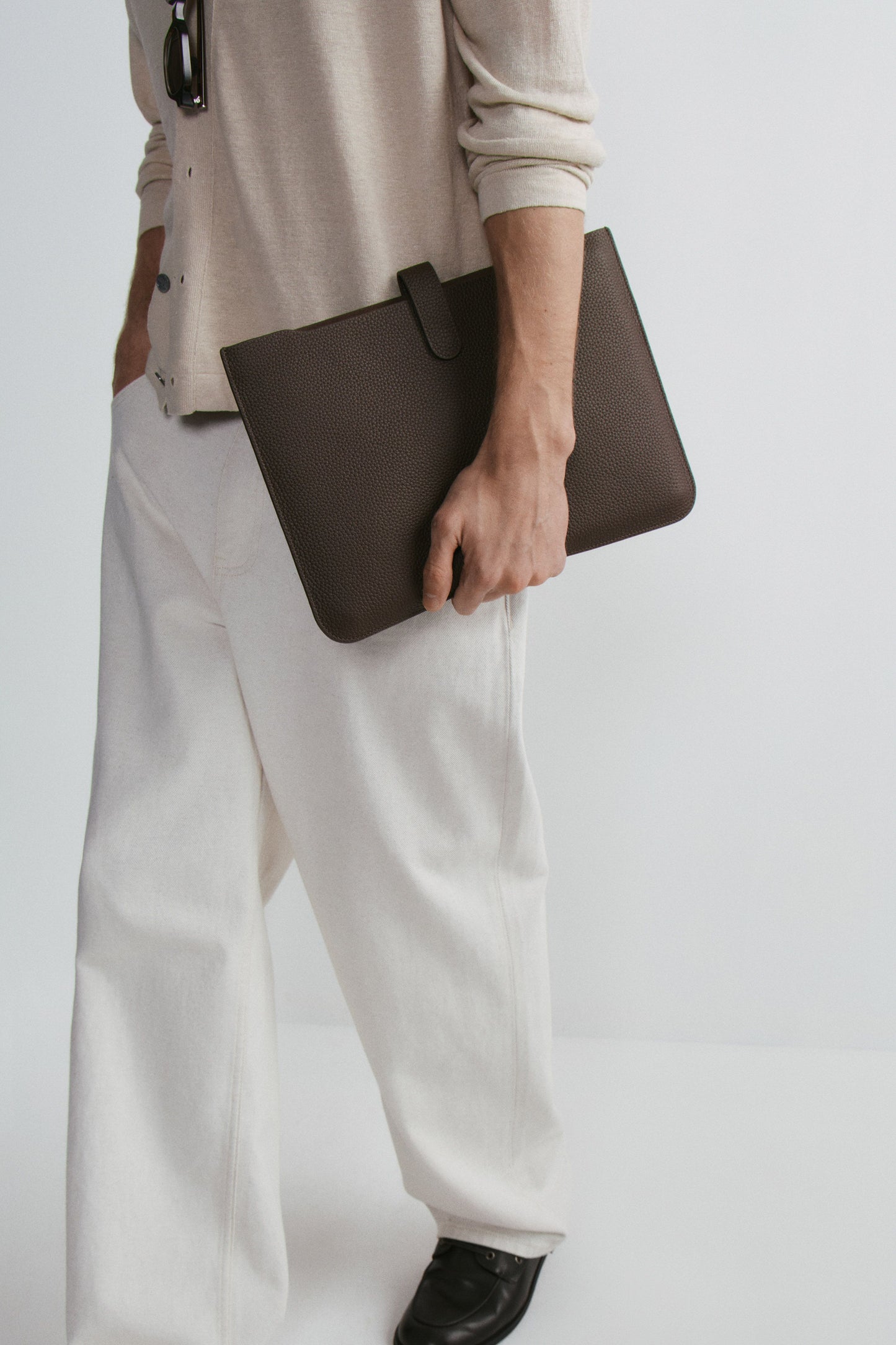 DARK BEIGE