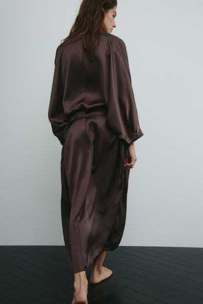 DARK BROWN