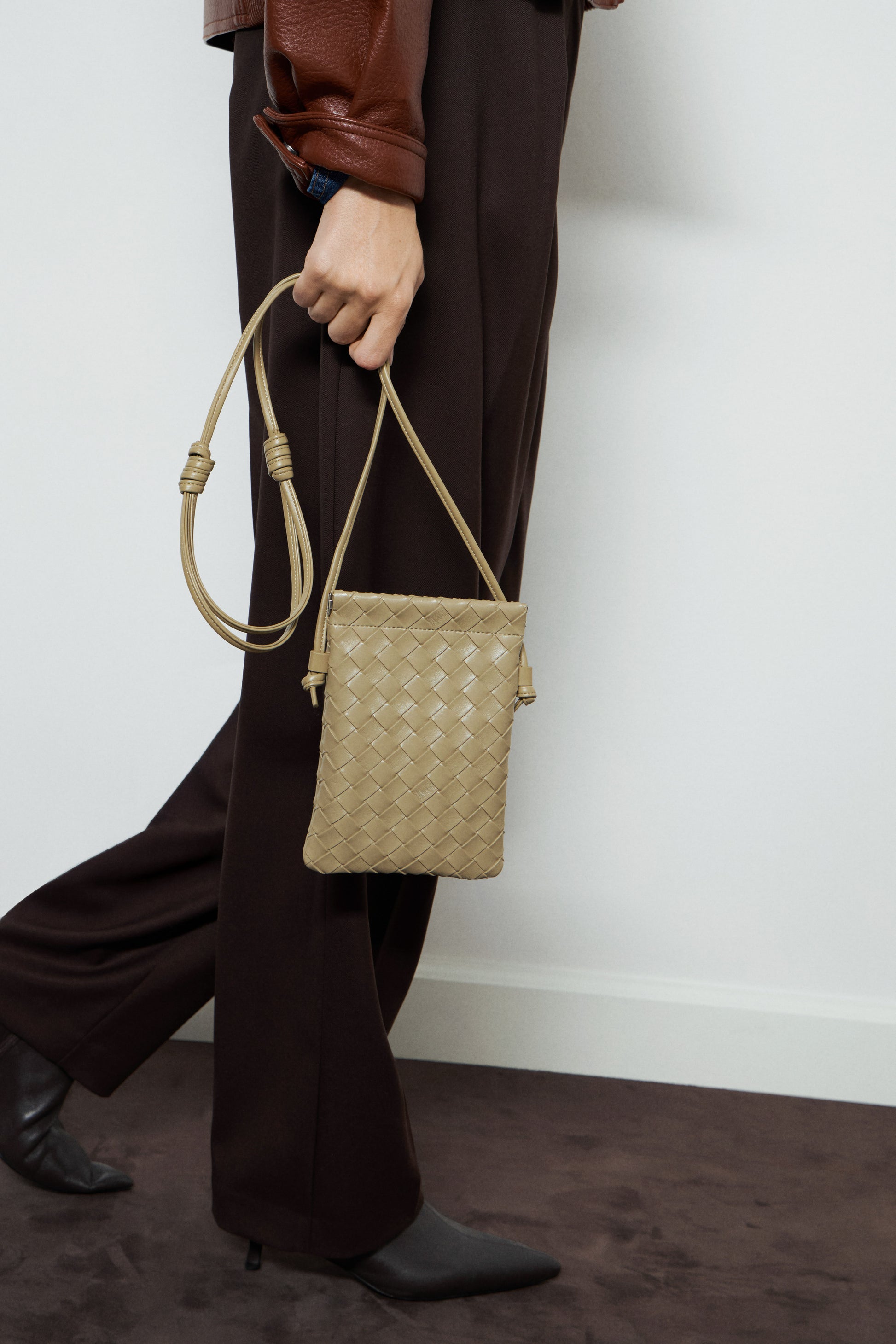 LIGHT KHAKI