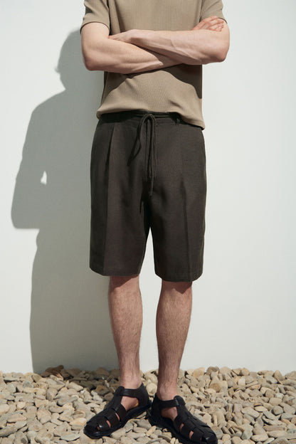 DARK BROWN