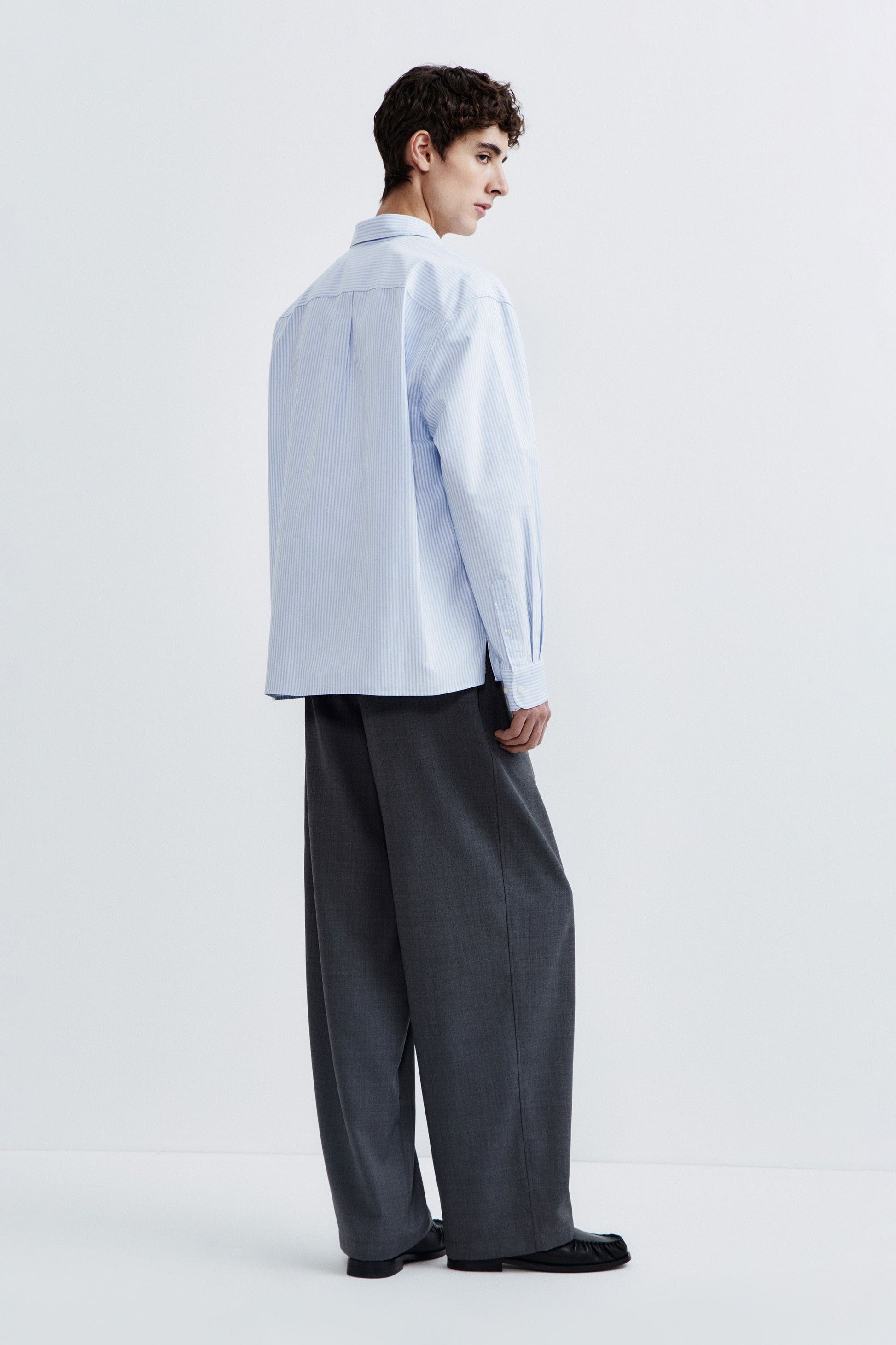 WHITE/BLUE