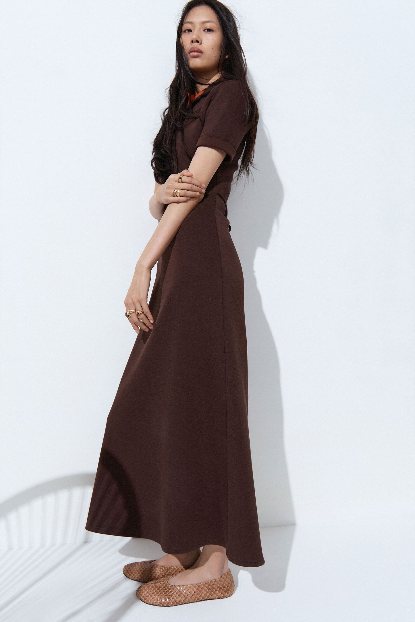 DARK BROWN