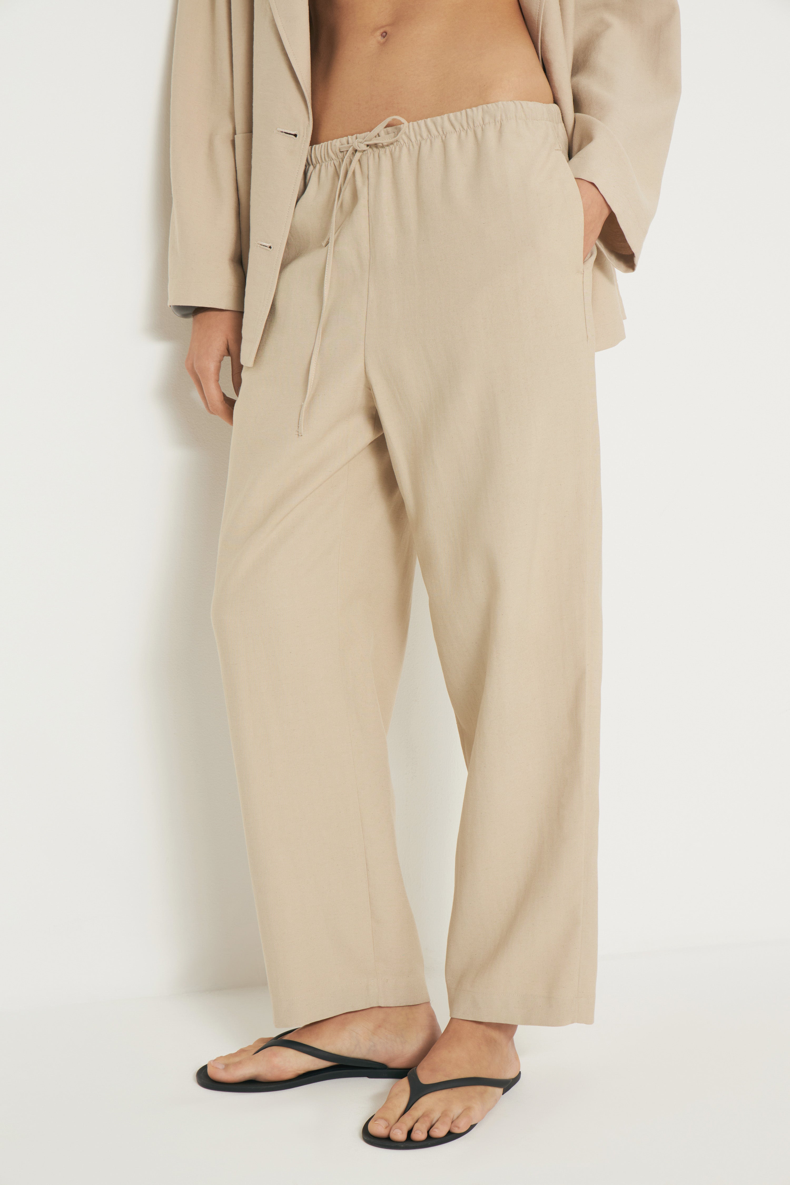 LIGHT BEIGE