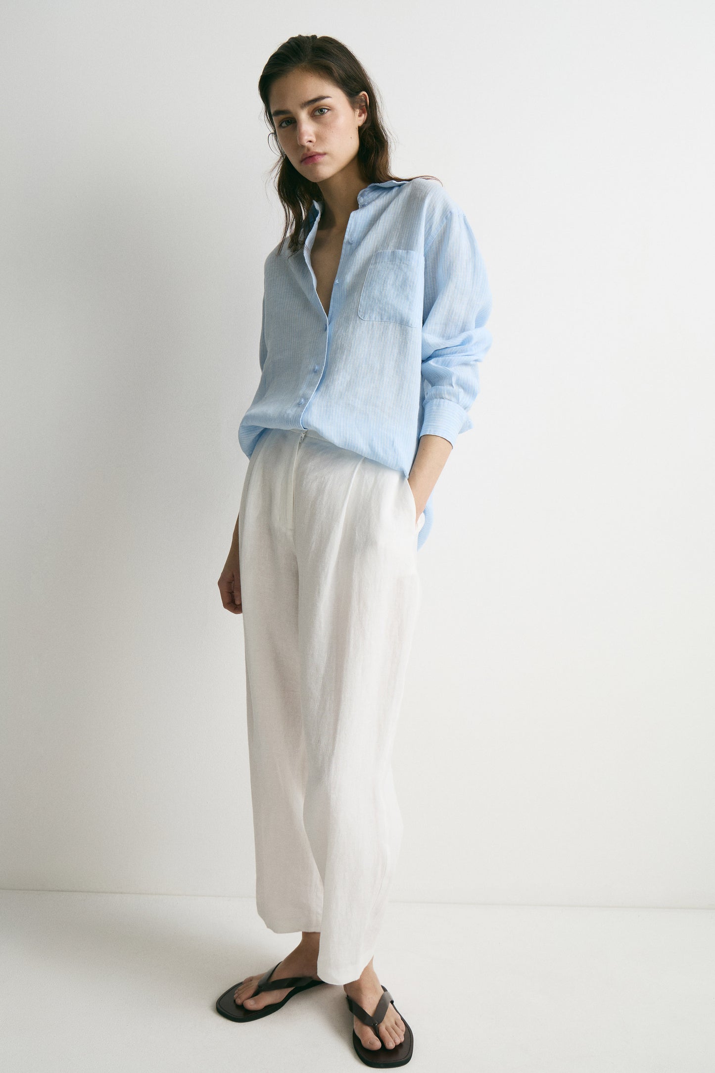 WHITE/BLUE