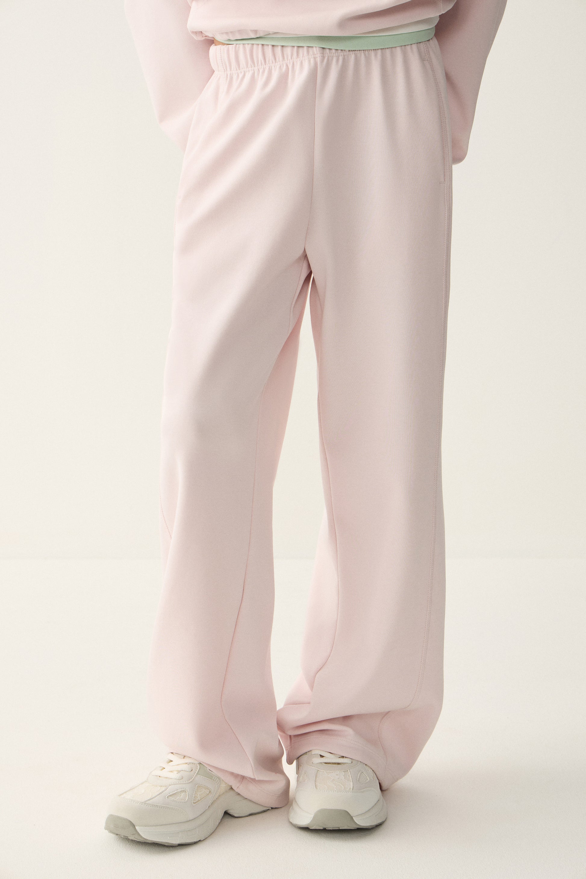 LIGHT PINK