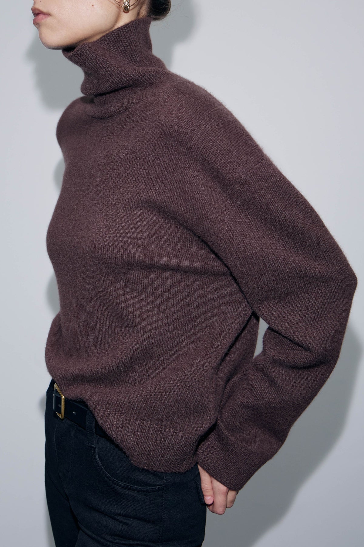 DARK BROWN